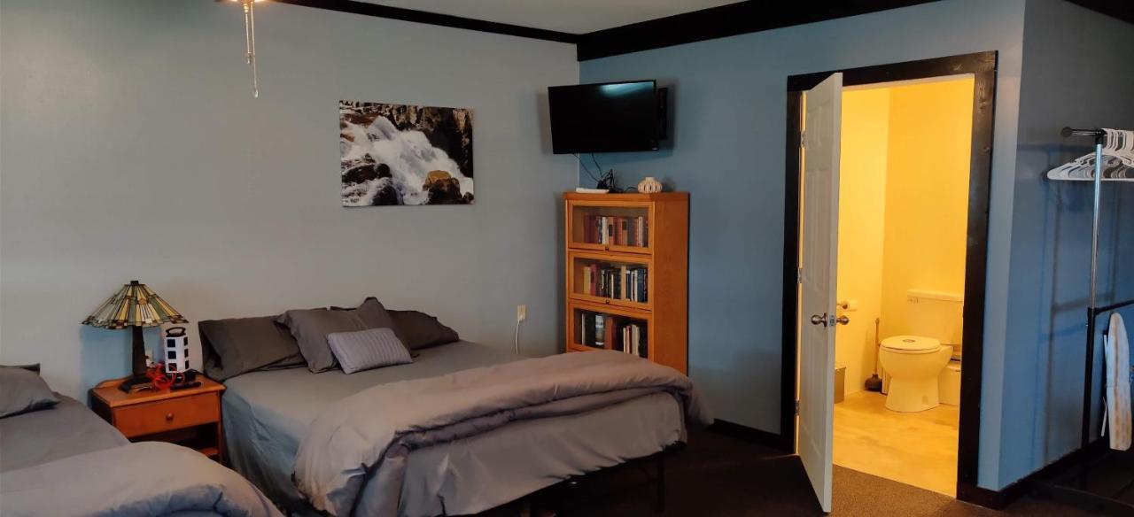 Becker'S Private Studio 2 Queen Beds, 1 Futon With A Great Back Yard! Auburn Ngoại thất bức ảnh